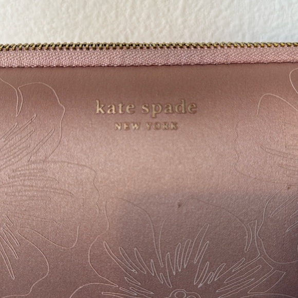 🧛 Kate Spade Laptop Sleeve - Picture 2 of 5